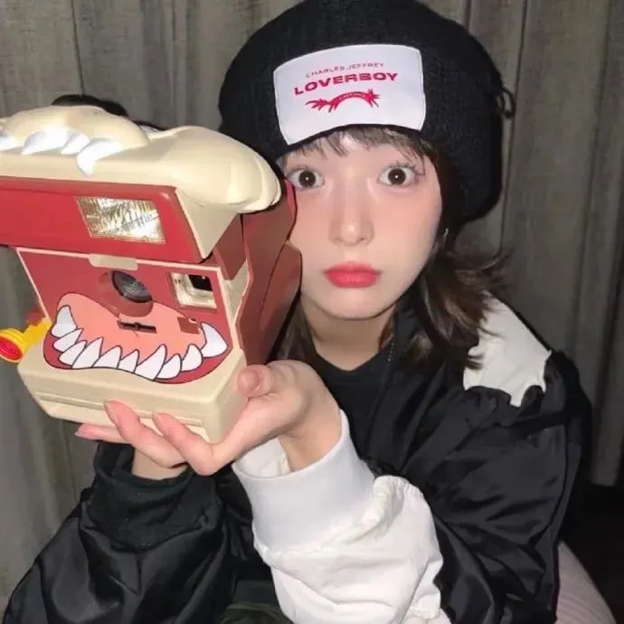 穿到家属院，我改写炮灰人生